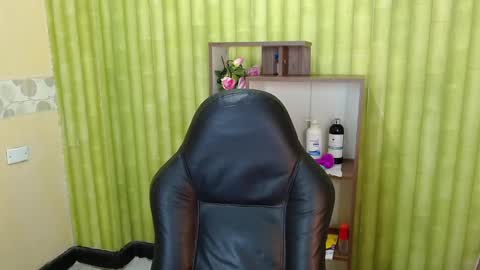 Snapshot of aaronbakers chatting on 03/01/25, 11:06 im NiallDun online show from 03/01/25, 11:06