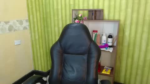 Snapshot of aaronbakers chatting on 03/09/25, 10:41 im NiallDun online show from 03/09/25, 10:41