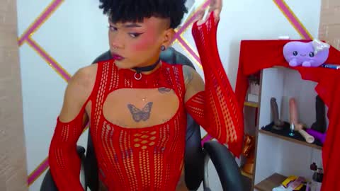 Snapshot of aaronbakers chatting on 12/02/25, 01:55 im NiallDun online show from 12/02/25, 01:55