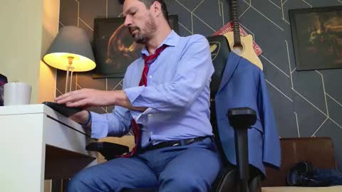 Aaron online show from 12/22/25, 07:44