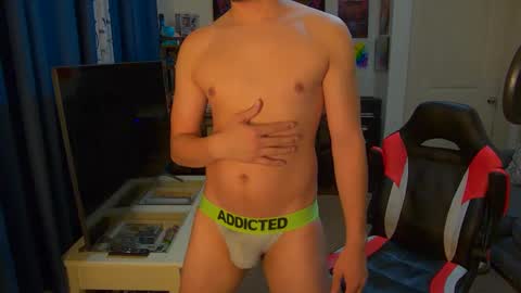 Snapshot of aarong_albertg chatting on 10/03/25, 12:29 ShyGaymerGuy online show from 10/03/25, 12:29