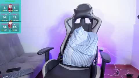 Snapshot of aaronhunter__ chatting on 11/30/25, 06:39 ig aaron hunter123 online show from 11/30/25, 06:39