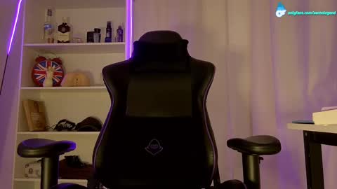 Snapshot of aaronlegend chatting on 02/23/25, 05:12 Aaron online show from 02/23/25, 05:12