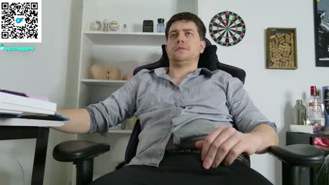 Snapshot of aaronlegend chatting on 09/11/25, 08:31 Aaron online show from 09/11/25, 08:31