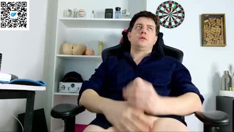 Snapshot of aaronlegend chatting on 09/25/25, 09:40 Aaron online show from 09/25/25, 09:40