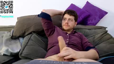 Snapshot of aaronlegend chatting on 10/19/25, 04:13 Aaron online show from 10/19/25, 04:13