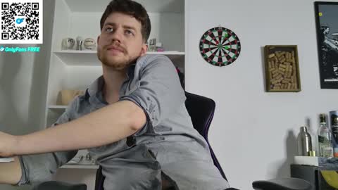 Snapshot of aaronlegend chatting on 10/30/25, 09:26 Aaron online show from 10/30/25, 09:26