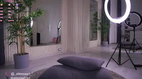 Alexa online show from 02/19/25, 09:28