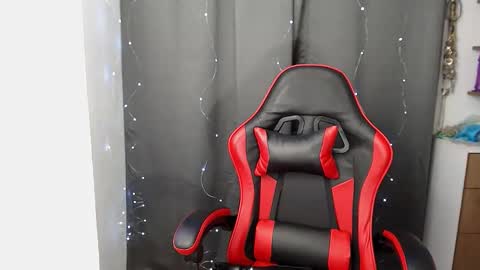 Snapshot of abbi_mooncb chatting on 12/02/25, 12:43 Abbi mooncb online show from 12/02/25, 12:43