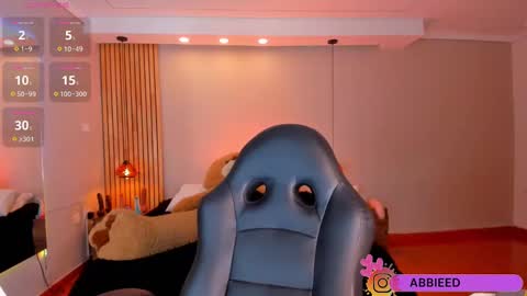 Abbie Edmond  online show from 02/19/25, 04:23