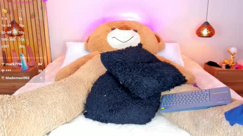 Abbie Edmond  online show from 03/10/25, 03:45