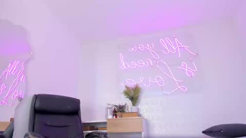 Snapshot of abby_me chatting on 12/17/24, 02:55 A B B Y online show from 12/17/24, 02:55