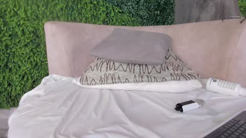 Snapshot of abby_me chatting on 02/04/25, 03:47 A B B Y online show from 02/04/25, 03:47