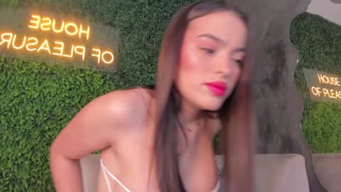 Snapshot of abby_me chatting on 02/05/25, 11:34 A B B Y online show from 02/05/25, 11:34