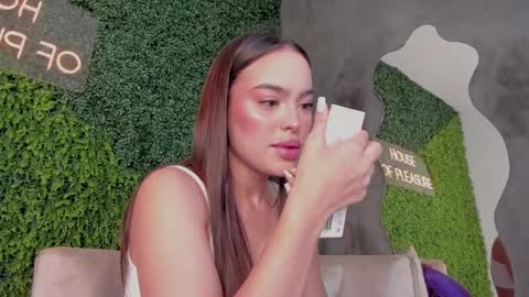 Snapshot of abby_me chatting on 02/20/25, 12:04 A B B Y online show from 02/20/25, 12:04