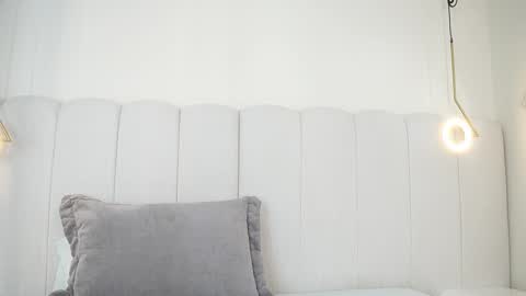 Snapshot of abby_me chatting on 09/23/25, 11:35 A B B Y online show from 09/23/25, 11:35