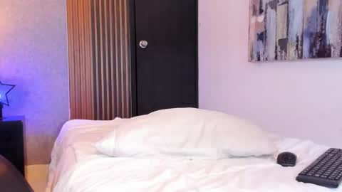 Snapshot of abby_sins chatting on 11/15/25, 09:43 Abby online show from 11/15/25, 09:43