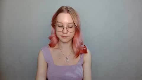 Snapshot of abbymoore__ chatting on 12/06/24, 01:22 Abby Lovense is active online show from 12/06/24, 01:22