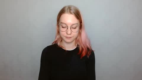 Snapshot of abbymoore__ chatting on 12/14/24, 12:55 Abby Lovense is active online show from 12/14/24, 12:55