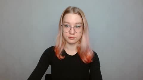 Snapshot of abbymoore__ chatting on 12/29/24, 09:39 Abby Lovense is active online show from 12/29/24, 09:39