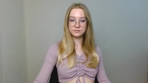 Abby Lovense is active online show from 02/28/26, 02:07