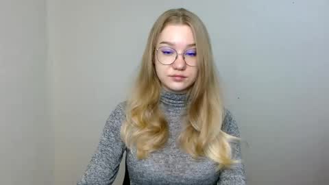 Abby Lovense is active online show from 04/27/26, 02:48