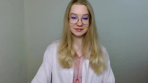 Abby Lovense is active online show from 04/28/26, 10:20