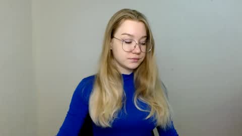 Abby Lovense is active online show from 05/30/26, 09:17
