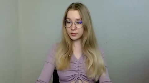 Abby Lovense is active online show from 06/02/26, 10:28