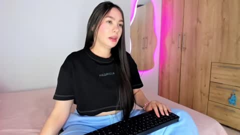 Abby  online show from 06/25/26, 07:13