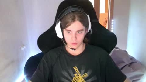 Snapshot of abbysal_blade chatting on 10/23/25, 06:23 abbysal_blade online show from 10/23/25, 06:23