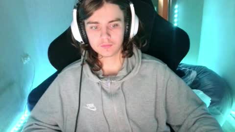 Snapshot of abbysal_blade chatting on 12/17/25, 07:03 abbysal_blade online show from 12/17/25, 07:03