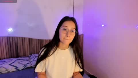 Snapshot of abbysweet1_ chatting on 07/19/26, 06:33 Abigail online show from 07/19/26, 06:33