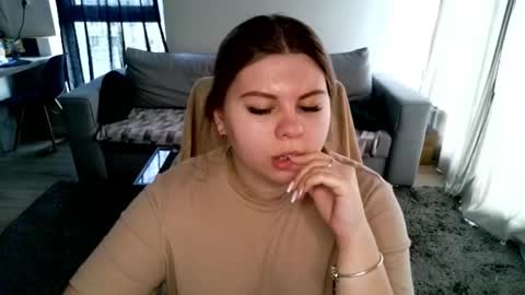 Snapshot of abbyvibe chatting on 11/12/25, 11:21 abbyvibe online show from 11/12/25, 11:21