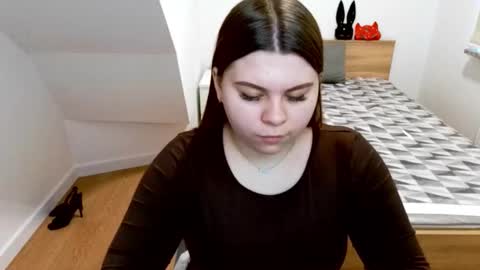 Snapshot of abbyvibe chatting on 11/25/25, 10:37 abbyvibe online show from 11/25/25, 10:37