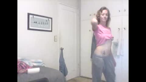 abdgg83476 online show from 10/19/25, 03:23