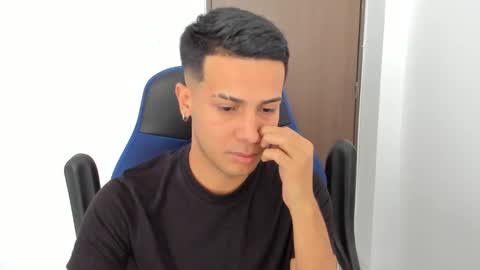 Snapshot of abelasburgo chatting on 12/07/24, 07:32 Independence model AbelAsburgo online show from 12/07/24, 07:32