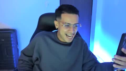 Snapshot of abelasburgo chatting on 12/17/24, 02:01 Independence model AbelAsburgo online show from 12/17/24, 02:01