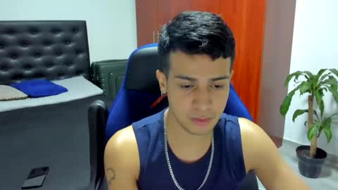 Snapshot of abelasburgo chatting on 10/26/25, 12:38 Independence model AbelAsburgo online show from 10/26/25, 12:38