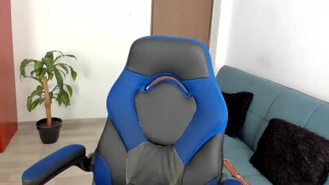 Snapshot of abelasburgo chatting on 11/17/25, 12:55 Independence model AbelAsburgo online show from 11/17/25, 12:55