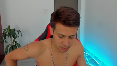 Independence model AbelAsburgo online show from 01/06/26, 07:06