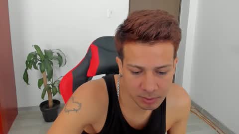 Independence model AbelAsburgo online show from 01/08/26, 06:43