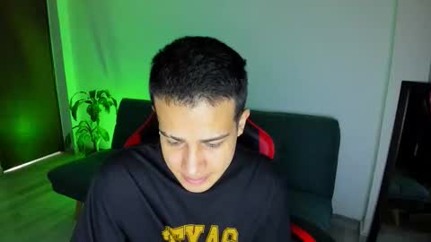 Independence model AbelAsburgo online show from 03/12/26, 11:55