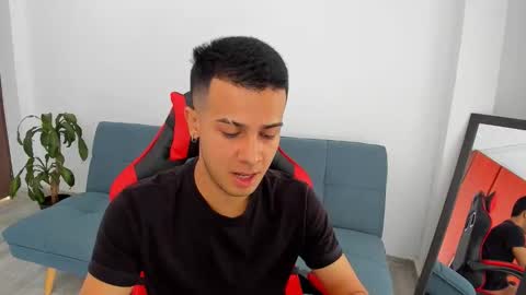 Independence model AbelAsburgo online show from 03/19/26, 04:11