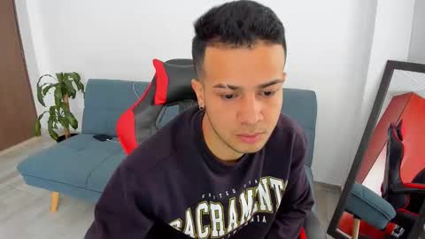 Independence model AbelAsburgo online show from 03/22/26, 12:52