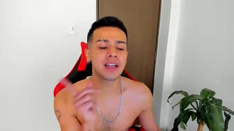 Independence model AbelAsburgo online show from 04/10/26, 09:19