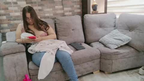 Snapshot of abella_as_ chatting on 05/11/26, 02:45 abella_as_ online show from 05/11/26, 02:45