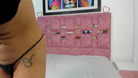 Snapshot of abella_lov chatting on 10/15/25, 12:27 abella_lov online show from 10/15/25, 12:27
