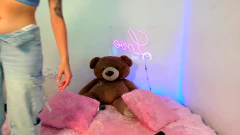  Abella and Kendra  online show from 01/14/25, 07:53