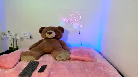  Abella and Kendra  online show from 01/17/25, 09:39